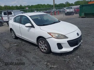 2013 Mazda 3 i Sport z VIN JM1BL1UP4D1790142, wystawiony jako IAAI lot #42240408 z przebiegiem 186 983 mil mil oraz . Historia ofert i sprzedaży dostępna na DreamBid. Obrazek 1.