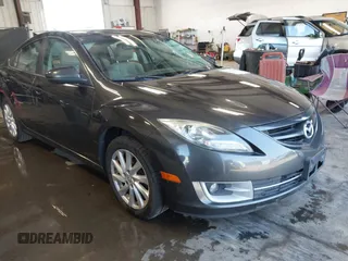 2013 Mazda 6 i Touring z VIN 1YVHZ8DHXD5M13019, wystawiony jako IAAI lot #42762046 z przebiegiem 119 554 mil mil oraz . Historia ofert i sprzedaży dostępna na DreamBid. Obrazek 1.