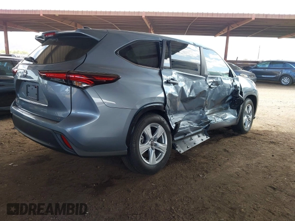 2024 Toyota Highlander LE with VIN 5TDKDRAH3RS051413, listed as a IAAI auction lot 42041267 with 33,210 mi miles and . Bid and sale history available at DreamBid. Image 4.