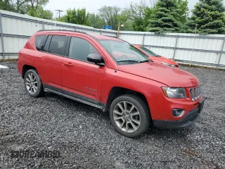 2017 Jeep Compass Sport SE z VIN 1C4NJDBB5HD128215, wystawiony jako Copart lot #60210685 z przebiegiem 95 943 mil mil oraz Szkoda całkowita • Salvage title. Historia ofert i sprzedaży dostępna na DreamBid. Obrazek 4.