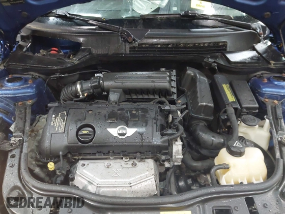 2012 MINI Hardtop with VIN WMWSU3C55CT184924, listed as a IAAI auction lot 42276347 with 92,468 mi miles and . Bid and sale history available at DreamBid. Image 10.