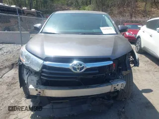 2015 Toyota Highlander LE z VIN 5TDBKRFH5FS178691, wystawiony jako IAAI lot #42058496 z przebiegiem 103 411 mil mil oraz . Historia ofert i sprzedaży dostępna na DreamBid. Obrazek 13.