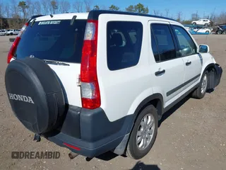2005 Honda CR-V EX with VIN SHSRD788X5U339848, listed as a IAAI auction lot 41990657 with 167,516 mi miles. Bid and sale history available at carsss.com. Image 4.