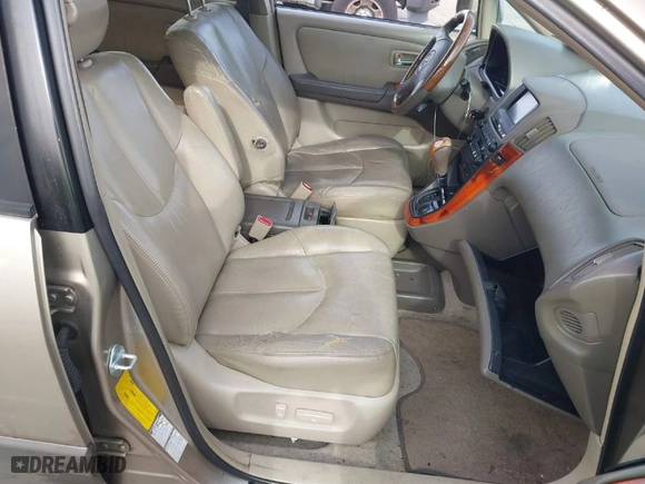 2001 Lexus RX 300 with VIN JTJHF10U210218191, listed as a IAAI auction lot 41622329 with 179,137 mi miles. Bid and sale history available at carsss.com. Image 5.
