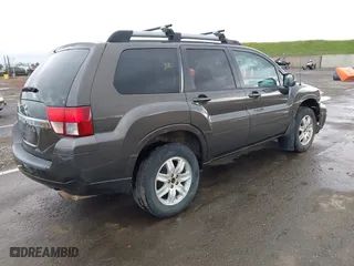2011 Mitsubishi Endeavor LS with VIN 4A4JN2AS2BE035817, listed as a IAAI auction lot 41861391 with 223,657 mi miles. Bid and sale history available at carsss.com. Image 4.