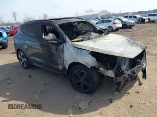 2016 Hyundai Tucson Limited with VIN KM8J33A22GU084298, listed as a IAAI auction lot 41718400 with Not Provided miles. Bid and sale history available at carsss.com. Image 1.