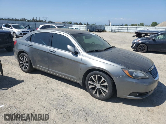2013 Chrysler 200 Limited with VIN 1C3CCBCG0DN595339, listed as a Copart auction lot 53139975 with 145,842 mi miles and Clean Title. Bid and sale history available at carsss.com. Image 4.