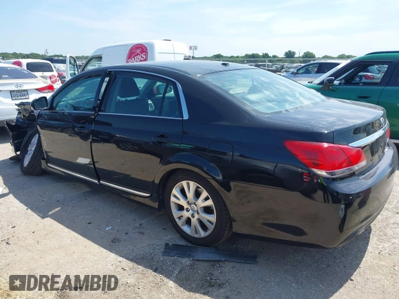 2012 Toyota Avalon z VIN 4T1BK3DB1CU443265, wystawiony jako IAAI lot #42676482 z przebiegiem 70 747 mil mil oraz . Historia ofert i sprzedaży dostępna na DreamBid. Obrazek 3.