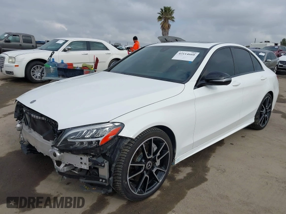 2019 Mercedes-Benz C 300 z VIN 55SWF8DB6KU315584, wystawiony jako IAAI lot #42114660 z przebiegiem 60 770 mil mil oraz . Historia ofert i sprzedaży dostępna na DreamBid. Obrazek 18.