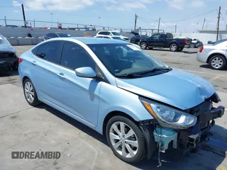 2012 Hyundai Accent GLS z VIN KMHCU4AE1CU057299, wystawiony jako IAAI lot #42130443 z przebiegiem 65 901 mil mil oraz . Historia ofert i sprzedaży dostępna na DreamBid. Obrazek 1.
