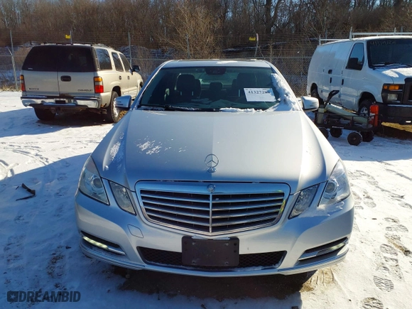 2013 Mercedes-Benz E-Class E 350 Luxury with VIN WDDHF8JB0DA768616, listed as a IAAI auction lot 41327288 with 142,125 mi miles. Bid and sale history available at carsss.com. Image 12.
