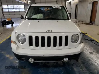 2011 Jeep Patriot Latitude X with VIN 1J4NF4GB4BD150332, listed as a Copart auction lot 84010724 with 165,300 mi miles and Salvage Title. Bid and sale history available at DreamBid. Image 5.