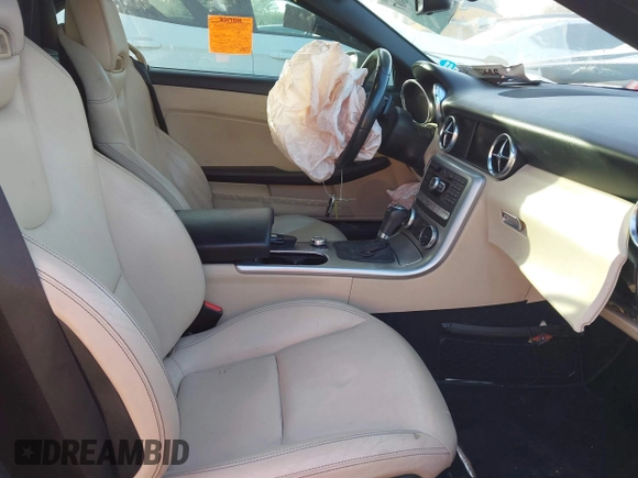 2013 Mercedes-Benz SLK-Class SLK 350 with VIN WDDPK5HA6DF054060, listed as a IAAI auction lot 41797807 with 84,877 mi miles. Bid and sale history available at carsss.com. Image 5.