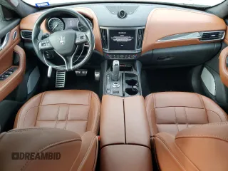 2022 Maserati Levante Modena S with VIN ZN661ZUM6NX395291, listed as a Copart auction lot 84021184 with 31,464 mi miles and Salvage Title. Bid and sale history available at carsss.com. Image 8.