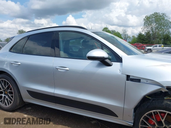 2018 Porsche Macan GTS z VIN WP1AG2A59JLB62326, wystawiony jako IAAI lot #42176369 z przebiegiem 87 686 mil mil oraz . Historia ofert i sprzedaży dostępna na DreamBid. Obrazek 13.