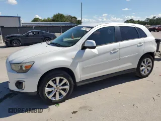 2015 Mitsubishi Outlander ES z VIN 4A4AP3AU2FE023593, wystawiony jako Copart lot #60786575 z przebiegiem 110 895 mil mil oraz Szkoda całkowita • Salvage title. Historia ofert i sprzedaży dostępna na DreamBid. Obrazek 1.
