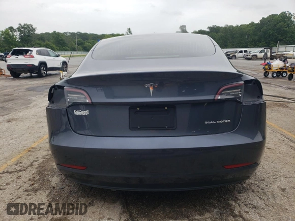 2020 Tesla Model 3 Long Range z VIN 5YJ3E1EB7LF710646, wystawiony jako Copart lot #57403355 z przebiegiem 98 080 mil mil oraz Szkoda całkowita • Salvage title. Historia ofert i sprzedaży dostępna na DreamBid. Obrazek 6.