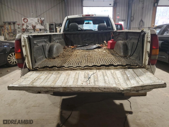 2002 Chevrolet Silverado 1500 with VIN 1GCEC14WX2Z153341, listed as a Copart auction lot 79857644 with 161,247 mi miles and Salvage Title. Bid and sale history available at carsss.com. Image 6.