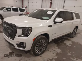 2023 GMC Yukon XL Denali Ultimate with VIN 1GKS2KKL9PR557408, listed as a IAAI auction lot 41275837 with 19,556 mi miles. Bid and sale history available at carsss.com. Image 17.