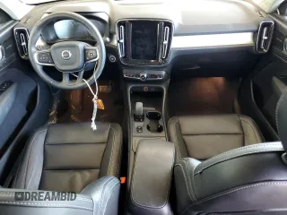 2022 Volvo XC40 Momentum with VIN YV4162UK4N2782984, listed as a Copart auction lot 57573245 with 19,865 mi miles and Salvage title. Bid and sale history available at DreamBid. Image 8.