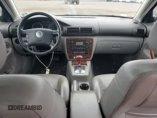 2003 Volkswagen Passat GLX z VIN WVWRH63B73P271889, wystawiony jako Copart lot #57166465 z przebiegiem 56 457 mil mil oraz Szkoda całkowita • Salvage title. Historia ofert i sprzedaży dostępna na DreamBid. Obrazek 8.