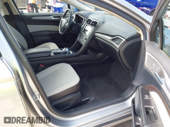 2020 Ford Fusion SE with VIN 3FA6P0HD4LR251532, listed as a IAAI auction lot 42214629 with 53,933 mi miles and . Bid and sale history available at DreamBid. Image 5.