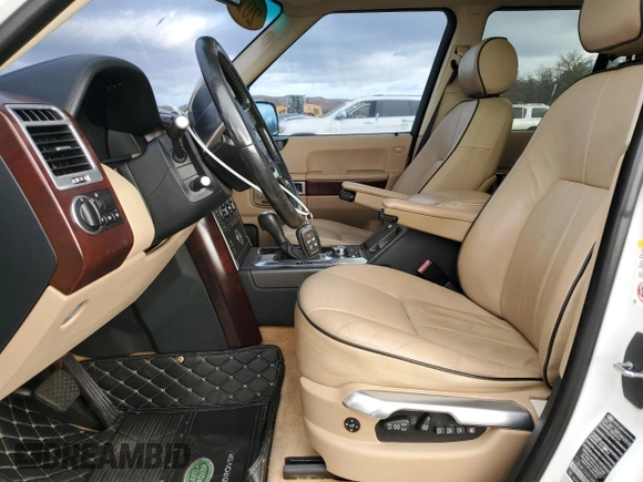2011 Land Rover Range Rover HSE with VIN SALME1D42BA356848, listed as a Copart auction lot 59498275 with 110,260 mi miles and Non repairable. Bid and sale history available at DreamBid. Image 7.