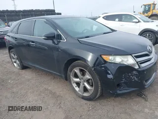 2015 Toyota Venza XLE with VIN 4T3BK3BB4FU116776, listed as a IAAI auction lot 41618080 with 104,172 mi miles. Bid and sale history available at carsss.com. Image 1.