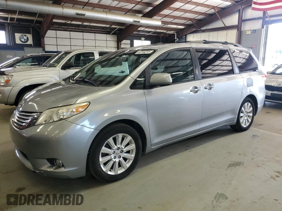 2011 Toyota Sienna XLE z VIN 5TDDK3DC4BS006272, wystawiony jako Copart lot #65144215 z przebiegiem 270 006 mil mil oraz Czysty tytuł • Clean title. Historia ofert i sprzedaży dostępna na DreamBid. Obrazek 1.