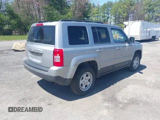 2016 Jeep Patriot Sport with VIN 1C4NJRBB8GD782248, listed as a IAAI auction lot 42087881 with 130,016 mi miles and . Bid and sale history available at carsss.com. Image 4.