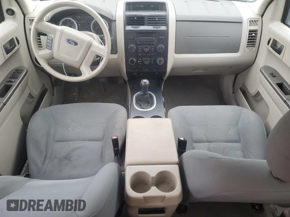 2008 Ford Escape XLS z VIN 1FMCU02Z58KD73950, wystawiony jako Copart lot #46569725 z przebiegiem 133 171 mil mil oraz Czysty tytuł • Clean title. Historia ofert i sprzedaży dostępna na DreamBid. Obrazek 8.