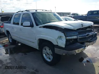 2005 Chevrolet Avalanche LS with VIN 3GNEC12Z45G252651, listed as a IAAI auction lot 40645577 with 226,059 mi miles and . Bid and sale history available at DreamBid. Image 1.