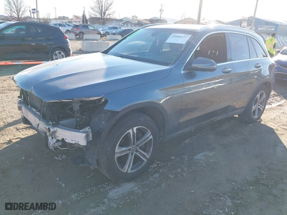 2019 Mercedes-Benz GLC with VIN WDC0G4KB6KV195734, listed as a IAAI auction lot 41666697 with NaN miles. Bid and sale history available at carsss.com. Image 21.