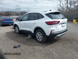 2025 Ford Escape Active z VIN 1FMCU0GN0SUA19156, wystawiony jako IAAI lot #41815194 z przebiegiem Nie podano mil oraz . Historia ofert i sprzedaży dostępna na DreamBid. Obrazek 3.