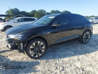 2024 Audi Q8 Prestige with VIN WA1FVBF1XRD003060, listed as a Copart auction lot 61524295 with 7,424 mi miles and Salvage title. Bid and sale history available at DreamBid. Image 1.
