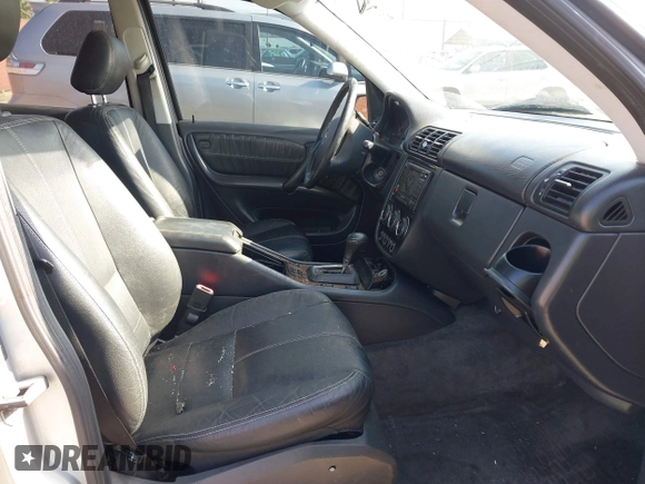 2004 Mercedes-Benz M 350 with VIN 4JGAB57E84A501744, listed as a IAAI auction lot 42271880 with 183,498 mi miles and . Bid and sale history available at DreamBid. Image 5.