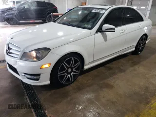 2013 Mercedes-Benz C 300 Sport с VIN WDDGF8AB9DR260965, выставлен на аукционе Copart как лот 59352815 с пробегом 134 994 миль миль и Списание • Salvage title. История ставок и продаж доступна на DreamBid. Изображение 1.