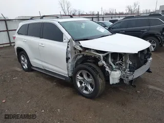 2015 Toyota Highlander Limited with VIN 5TDDKRFH8FS217878, listed as a IAAI auction lot 41364106 with 145,848 mi miles. Bid and sale history available at carsss.com. Image 1.