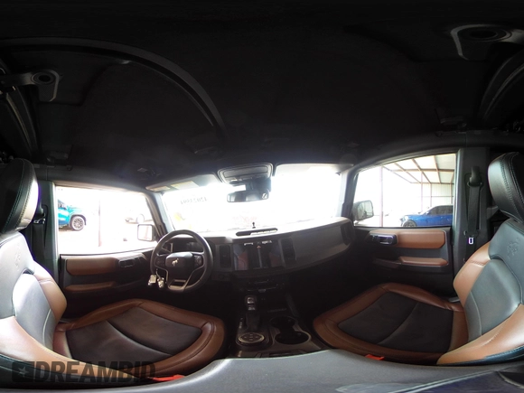 2023 Ford Bronco z VIN 1FMEE5DP8PLA91454, wystawiony jako IAAI lot #42023594 z przebiegiem 49 354 mil mil oraz . Historia ofert i sprzedaży dostępna na DreamBid. Obrazek 18.