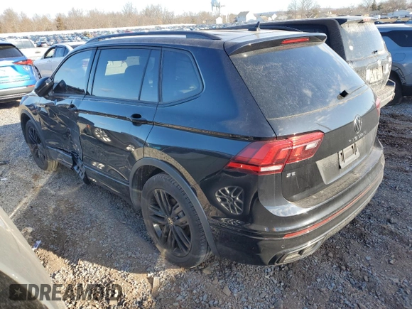 2022 Volkswagen Tiguan SE R-Line Black with VIN 3VV8B7AX0NM005870, listed as a Copart auction lot 88676735 with 40,428 mi miles and Salvage Title. Bid and sale history available at DreamBid. Image 2.