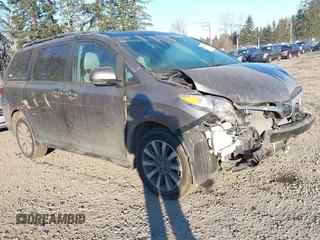 2020 Toyota Sienna XLE with VIN 5TDDZ3DC0LS237182, listed as a IAAI auction lot 41403338 with 40,669 mi miles. Bid and sale history available at carsss.com. Image 1.