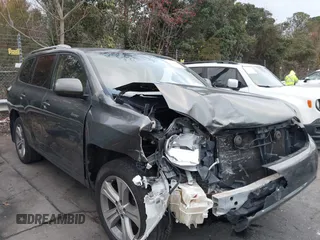 2008 Toyota Highlander Sport z VIN JTEES43A582029842, wystawiony jako IAAI lot #40929228 z przebiegiem 131 235 mil mil oraz . Historia ofert i sprzedaży dostępna na DreamBid. Obrazek 1.