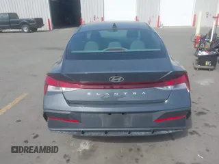 2024 Hyundai Elantra SE with VIN KMHLL4DG4RU723919, listed as a IAAI auction lot 42023857 with 8,978 mi miles and . Bid and sale history available at DreamBid. Image 17.