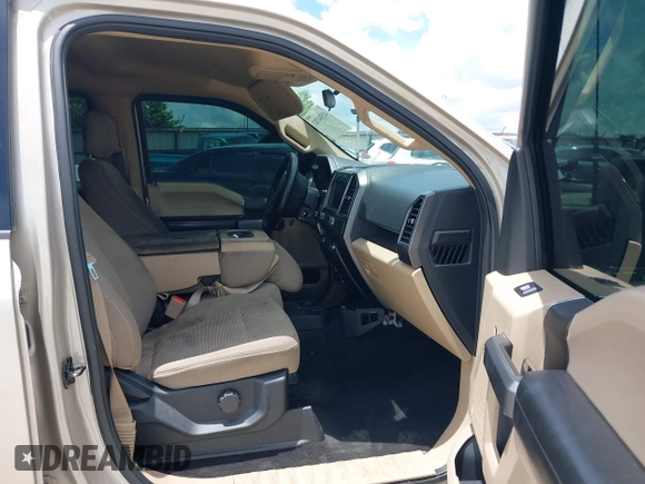 2018 Ford F-150 XL z VIN 1FTEW1EP3JKC46790, wystawiony jako IAAI lot #42584702 z przebiegiem 138 756 mil mil oraz . Historia ofert i sprzedaży dostępna na DreamBid. Obrazek 5.