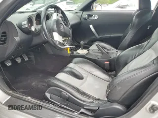 2003 Nissan 350Z Performance z VIN JN1AZ34D63T102739, wystawiony jako Copart lot #55443655 z przebiegiem 162 672 mil mil oraz Tytuł czysty. Historia ofert i sprzedaży dostępna na DreamBid. Obrazek 7.