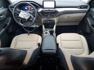 2022 Ford Escape Titanium Plug-In Hybrid z VIN 1FMCU0LZ2NUA23870, wystawiony jako Copart lot #84024854 z przebiegiem 27 759 mil mil oraz Szkoda całkowita • Salvage title. Historia ofert i sprzedaży dostępna na DreamBid. Obrazek 8.