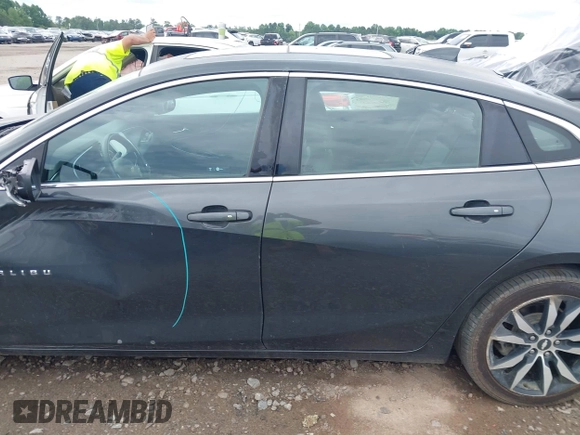 2018 Chevrolet Malibu LT with VIN 1G1ZD5STXJF119505, listed as a IAAI auction lot 42469012 with 132,187 mi miles and . Bid and sale history available at DreamBid. Image 15.