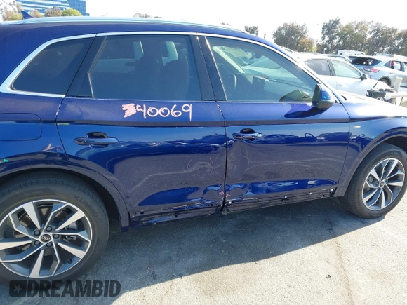 2022 Audi Q5 S line Premium Plus with VIN WA1EAAFY3N2118376, listed as a IAAI auction lot 42042234 with 25,509 mi miles and . Bid and sale history available at DreamBid. Image 6.