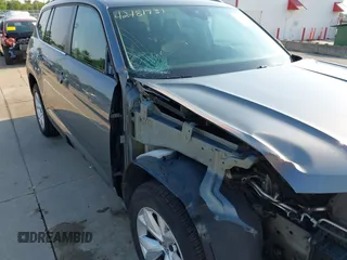 2018 Volkswagen Atlas SE z VIN 1V2DR2CA2JC550354, wystawiony jako IAAI lot #42481731 z przebiegiem 119 914 mil mil oraz . Historia ofert i sprzedaży dostępna na DreamBid. Obrazek 6.
