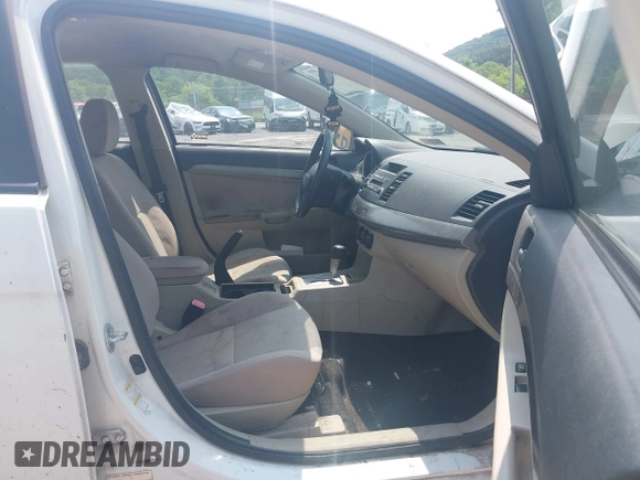 2010 Mitsubishi Lancer ES z VIN JA32U2FU0AU002066, wystawiony jako IAAI lot #42410484 z przebiegiem 207 040 mil mil oraz . Historia ofert i sprzedaży dostępna na DreamBid. Obrazek 5.